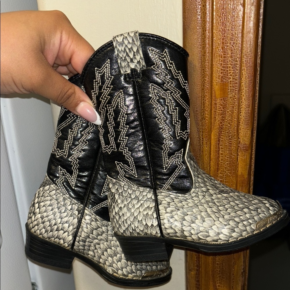Toddler Black and Gray Western Boots